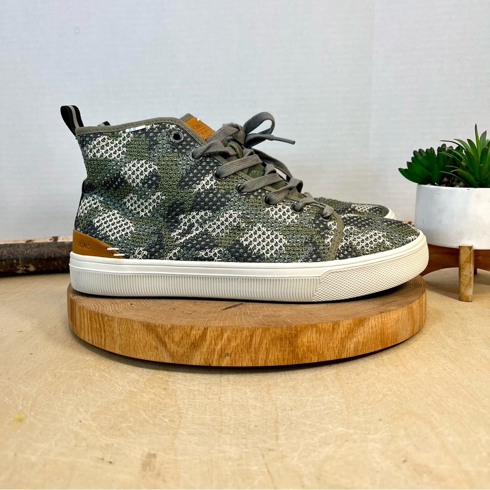 TOMS Men's Travel Lite High Top Camo Sneakers Size 9